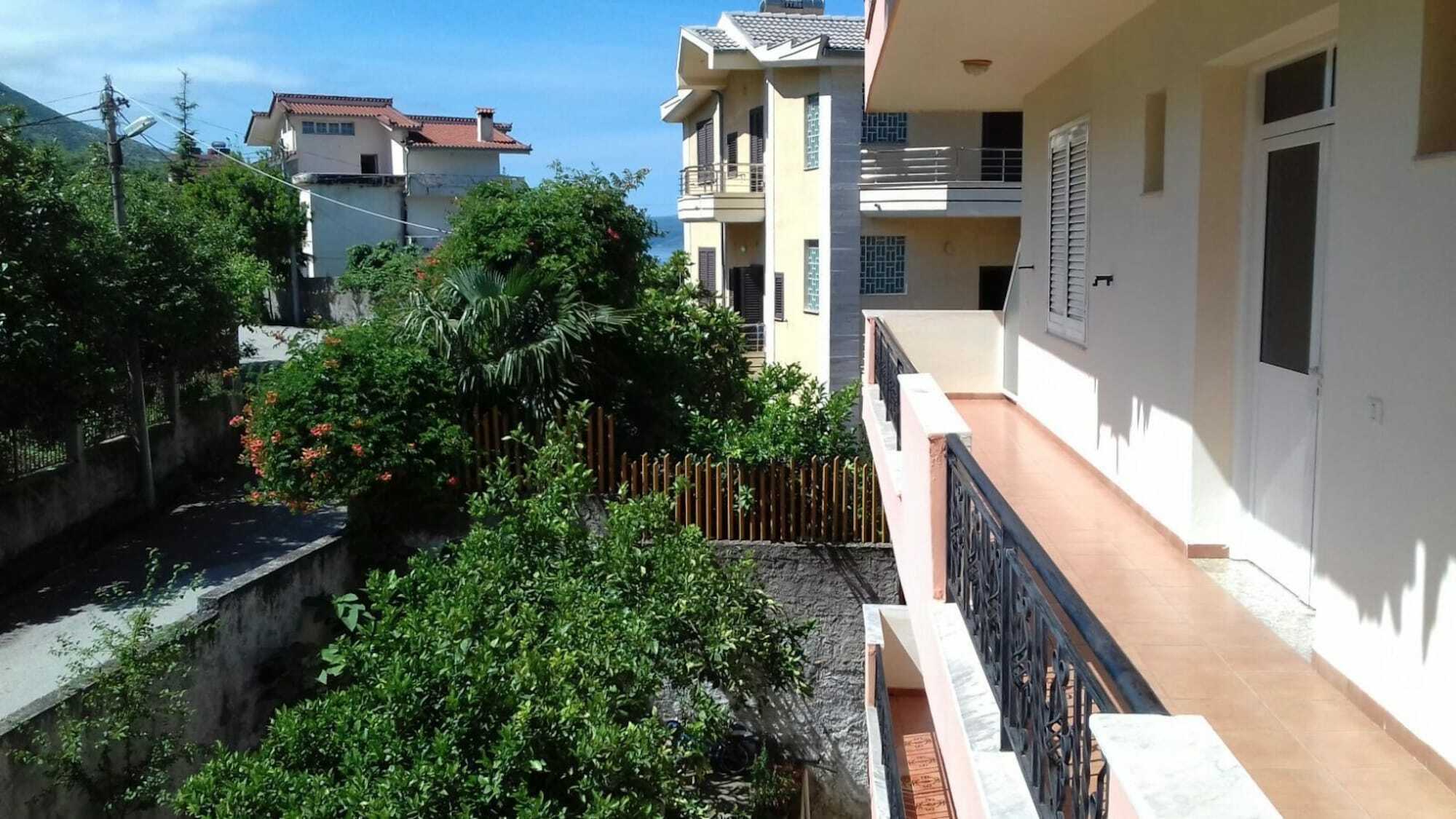 Vila Kristal Vlora 外观 照片